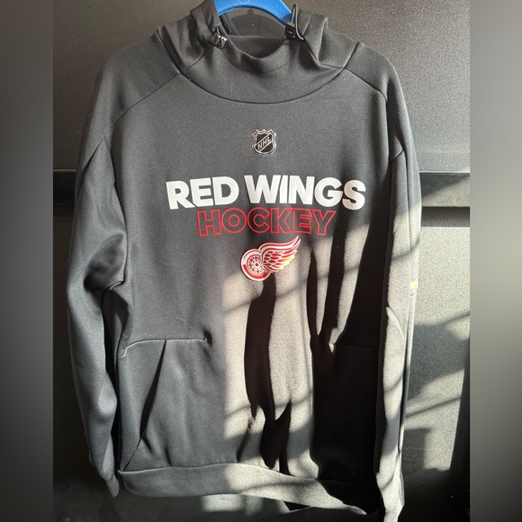 Adidas Men’s NHL Detroit Red Wings Hooded Sweatshirt - Picture 1 of 5